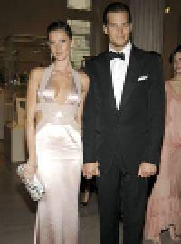 Супермодель Жизель Бюндхен вышла замуж в платье от Dolce & Gabbana